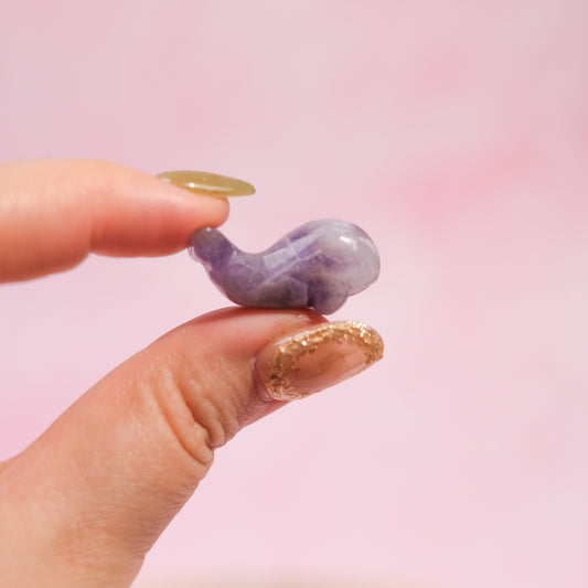 Chevron Amethyst Mini Whale Carving